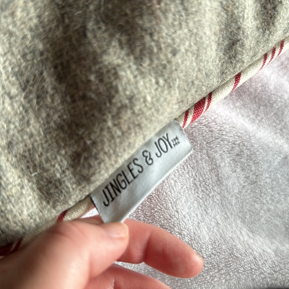 Large Christmas Pillow - New - Picture 3 of 4